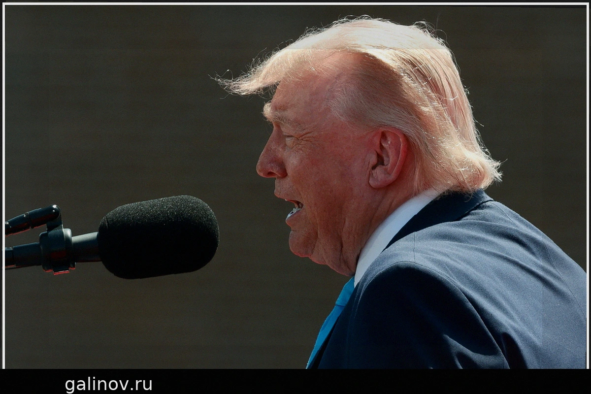 Дональд Трамп пошутил о возможном президентстве до 2032 года