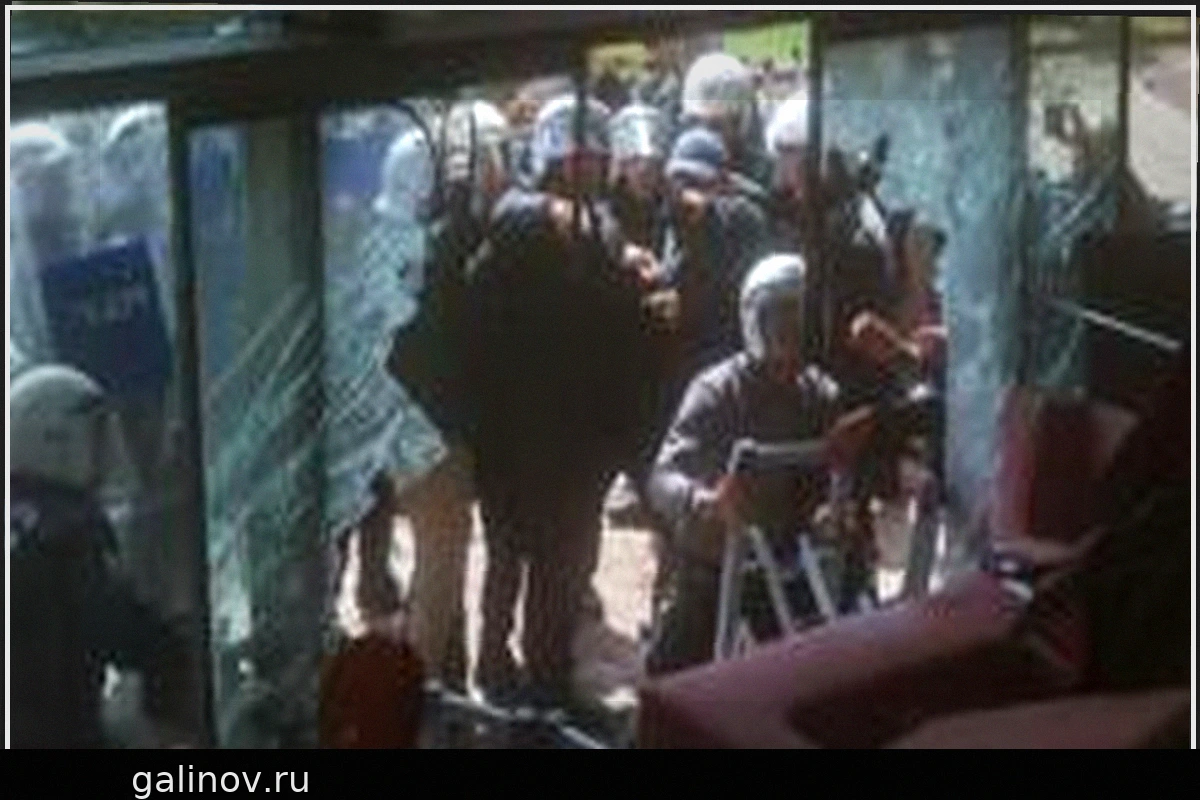 Turkish Riot Police Storm Opposition Offices Following Leadership Ouster