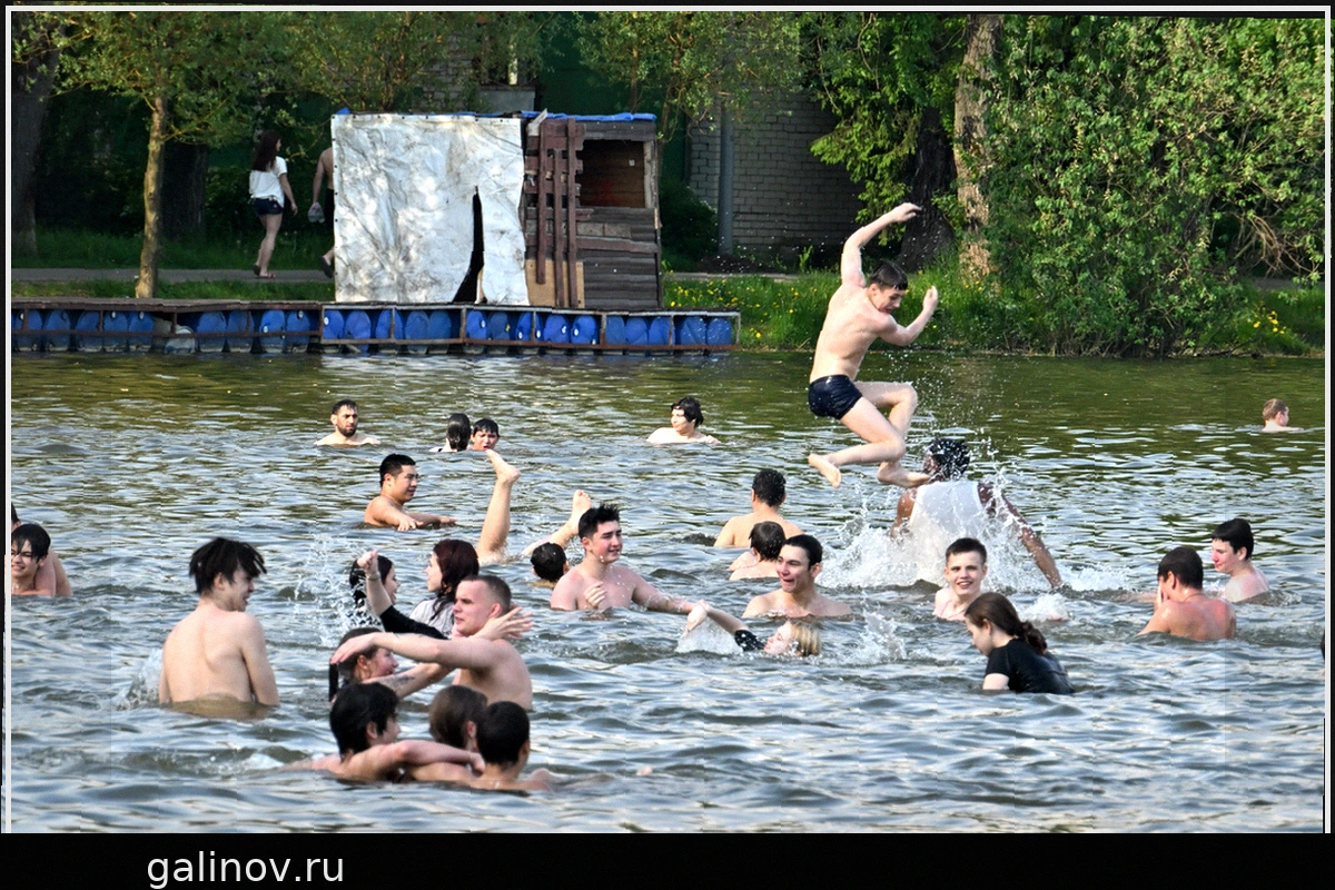 Российские Курорты Не Готовы к Массовому Купанию: Вода Еще Слишком Холодна